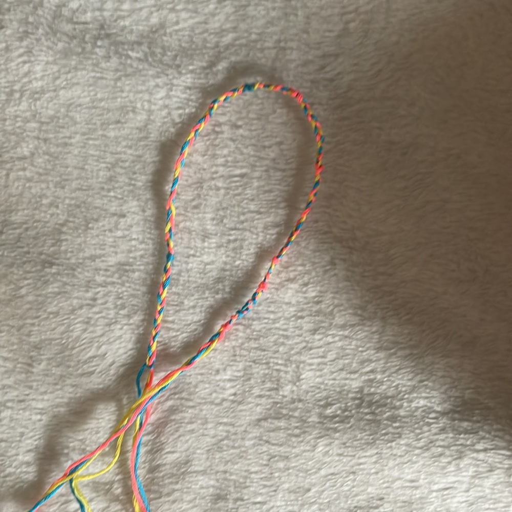 String bracelets - Picture 3 of 3